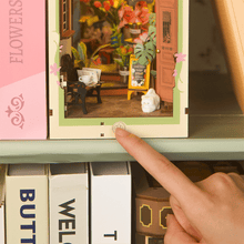 Load image into Gallery viewer, Floral Corner Book Nook
