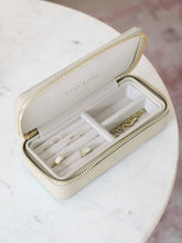 Load image into Gallery viewer, Oatmeal Medium Zipped Travel Jewellery Box
