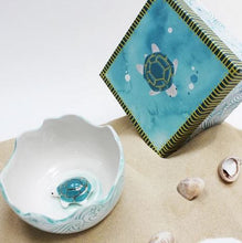 Load image into Gallery viewer, By The Sea Turtle Bowl With Gift Box

